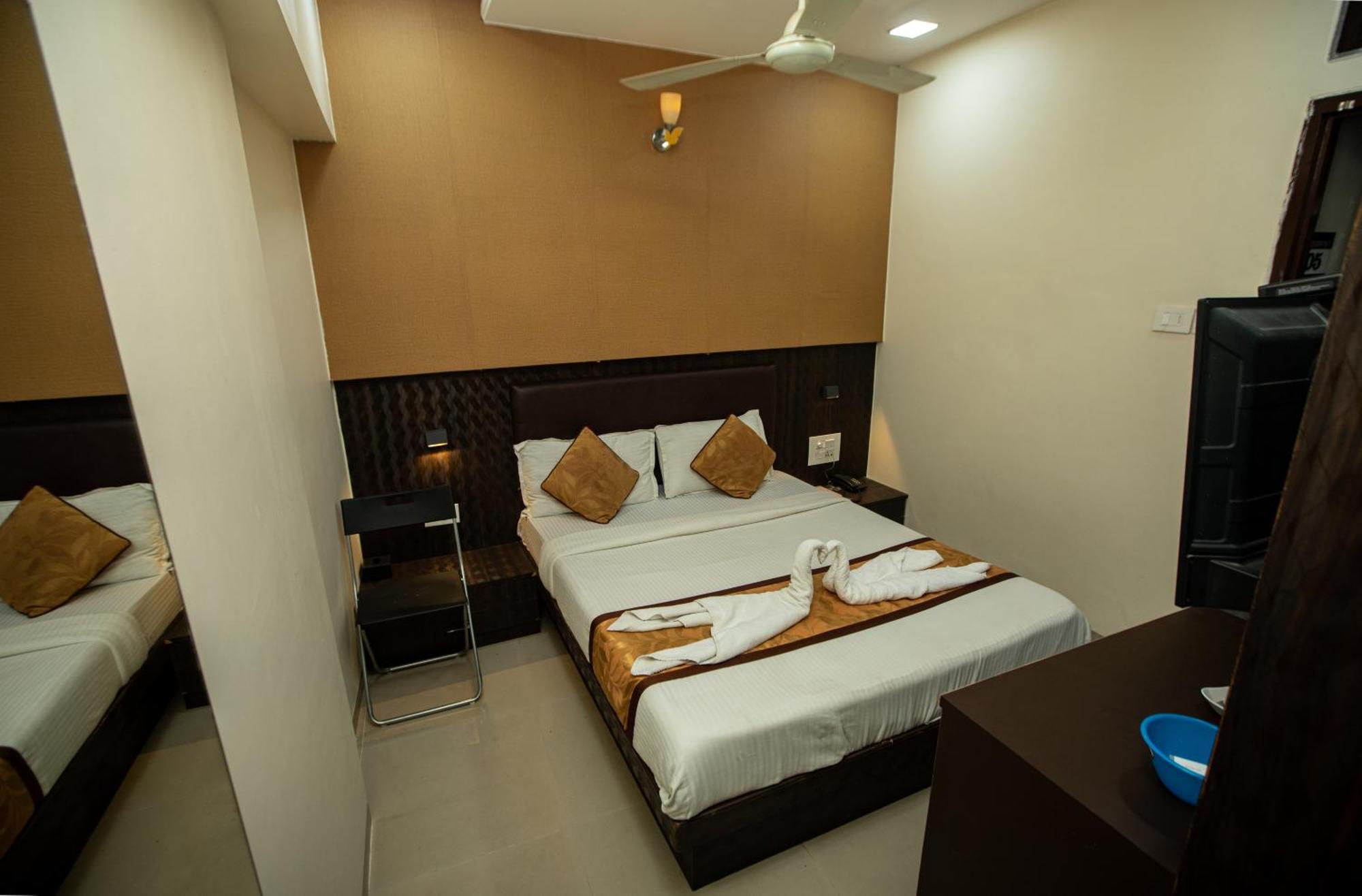 Hotel J D Residency Mumbai Exterior photo